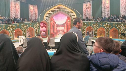 عکس استودیو برنامه محفل