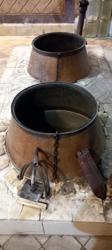 عکس گلاب و عرقیجات ناب زرین