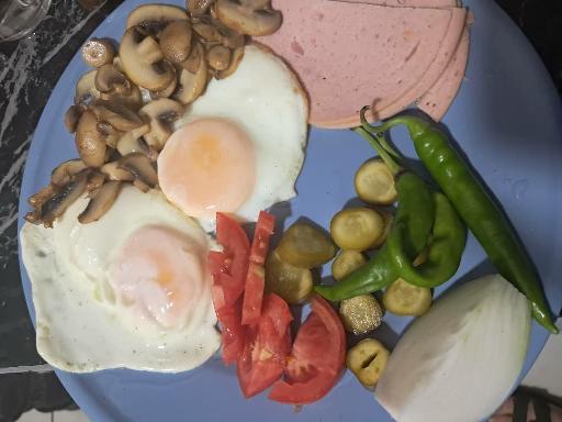 عکس کافه شهر صبحانه