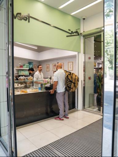 عکس کافه وست