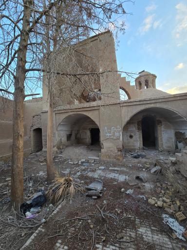 عکس زیارتگاه زرتشتیان