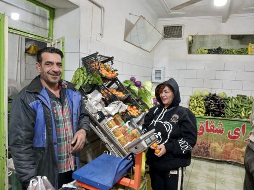 عکس میوه فروشی شقایق