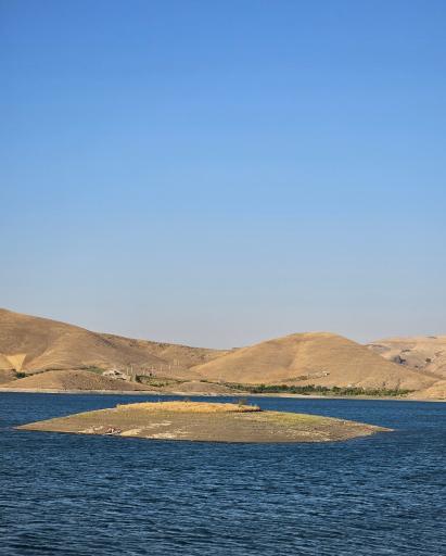 عکس دریاچه سد وحدت (قشلاق)