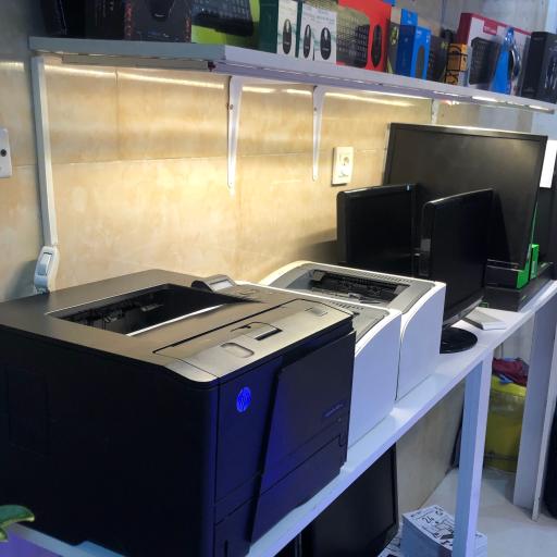 عکس فروشگاه کامپیوتر 24