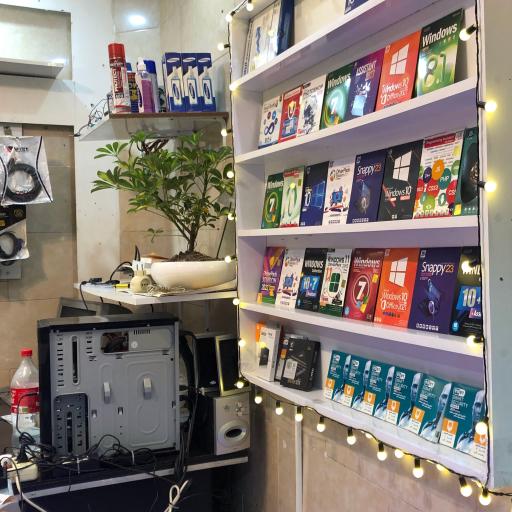 عکس فروشگاه کامپیوتر 24