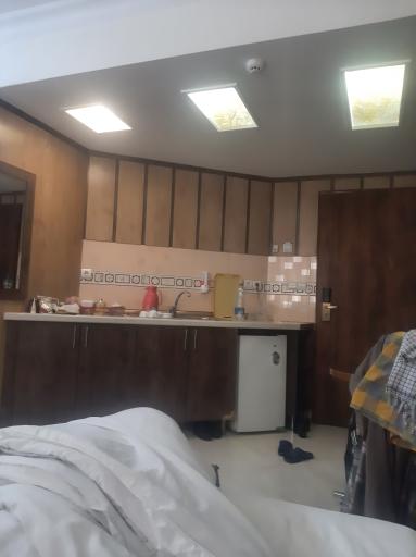 عکس هتل آپارتمان معین درباری مشهد