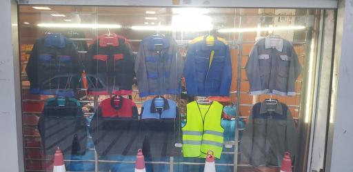 عکس بورس لوازم ایمنی و آتش نشانی ایمن سادات