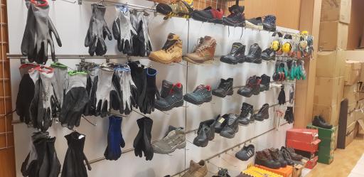 عکس بورس لوازم ایمنی و آتش نشانی ایمن سادات