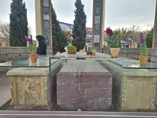 گلزار شهدا و قبرستان دستگرد خیار