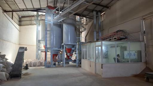 عکس کارخانه خوراک دام دامداران 