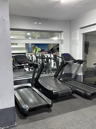 عکس باشگاه پرورش اندام بانوان فرنام