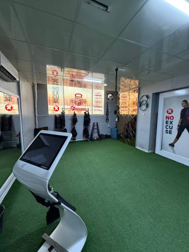 عکس باشگاه پرورش اندام بانوان فرنام