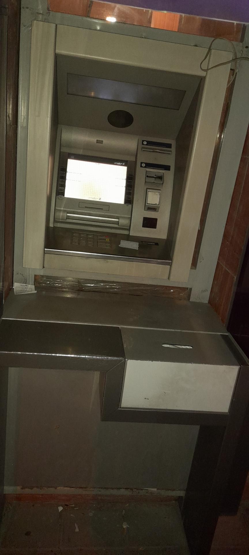 عکس خودپرداز بانک اقتصاد نوین