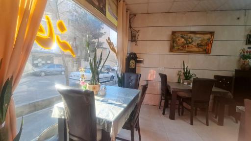 عکس صبحانه سرای عارف