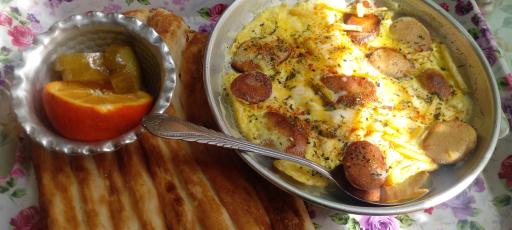 عکس صبحانه سرای عارف