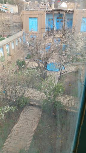 عکس اقامتگاه عمارت پنجره آبی