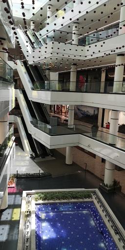 عکس مجتمع تجاری تفریحی اصفهان مال