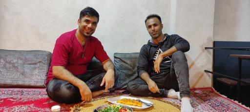 عکس غذا خوری گیل و دیلم