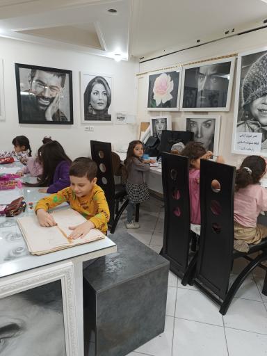 عکس آموزشگاه نقاشی مهر