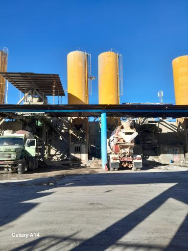 کیان بتن نجاتیان