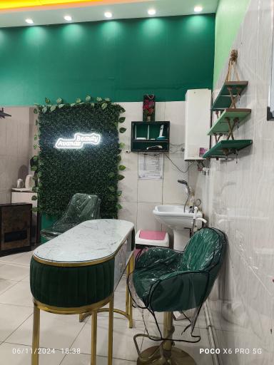 عکس سالن زیبایی آواناز