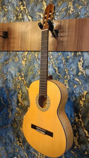 عکس کارگاه گیتار افشار 