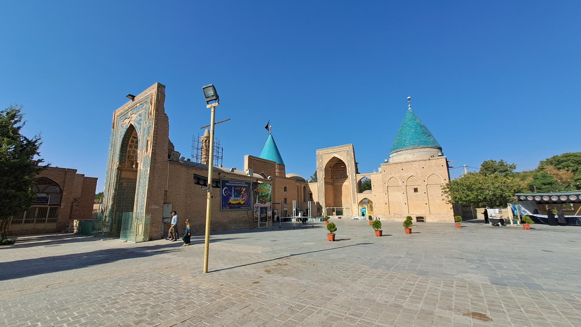 عکس محراب  و شبستان مسجد جامع بسطام 