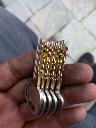 عکس مؤسسه فنی و کلید سازی قرائی