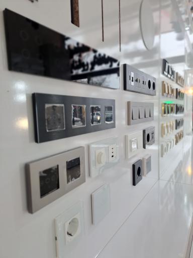 عکس الکتروپارس ـ بورس لوازم برقی