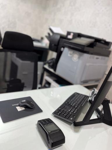 عکس خدمات کامپیوتری کامپیوتک