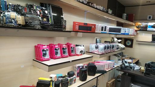 عکس خدمات کامپیوتر نوین توس