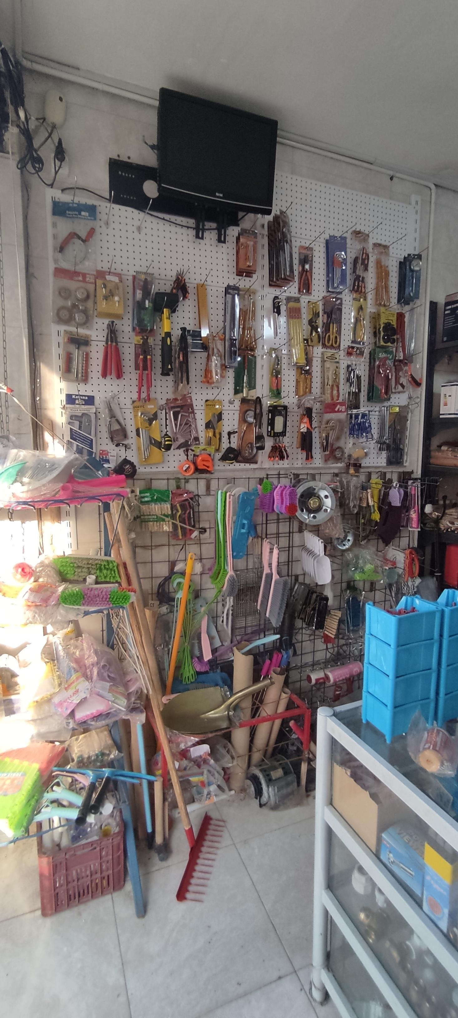 عکس تاسیسات و ابزار فروشی پاسارگاد 