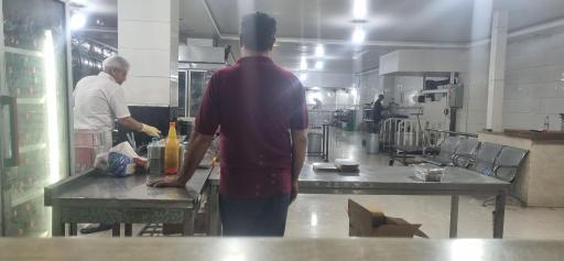 عکس تهیه غذای دلپذیر (بیرون‌‌بر)