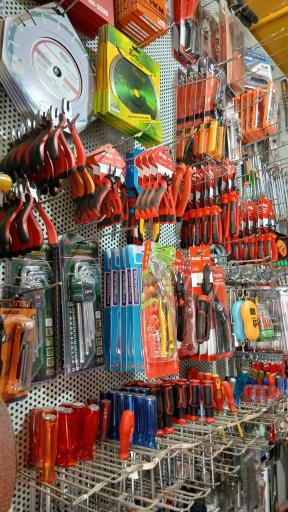 عکس رنگ و ابزار کریمی