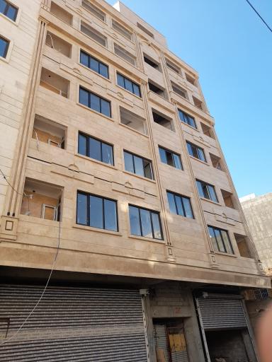 عکس سنگبری مروارید عزیزی