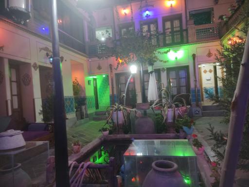 عکس کافی‌شاپ خورشید