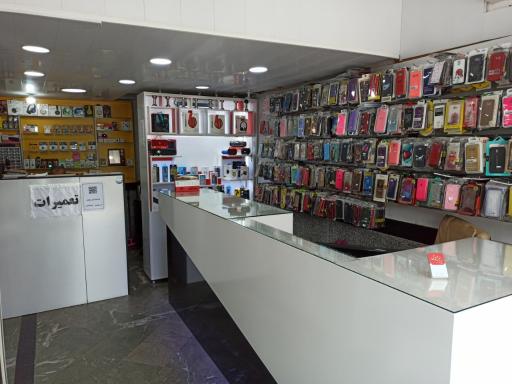 عکس فروشگاه ایران موبایل