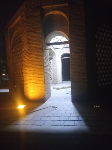 عکس مقبره بانو امین