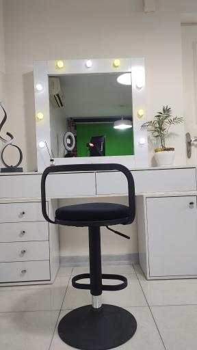 عکس استودیو عکاسی انعکاس