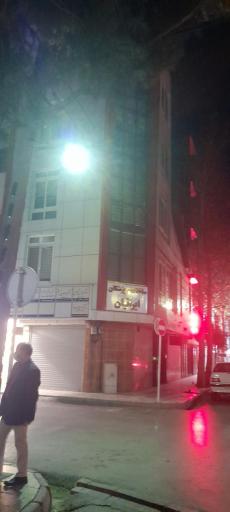 عکس ساختمان پزشکان ایرانیان