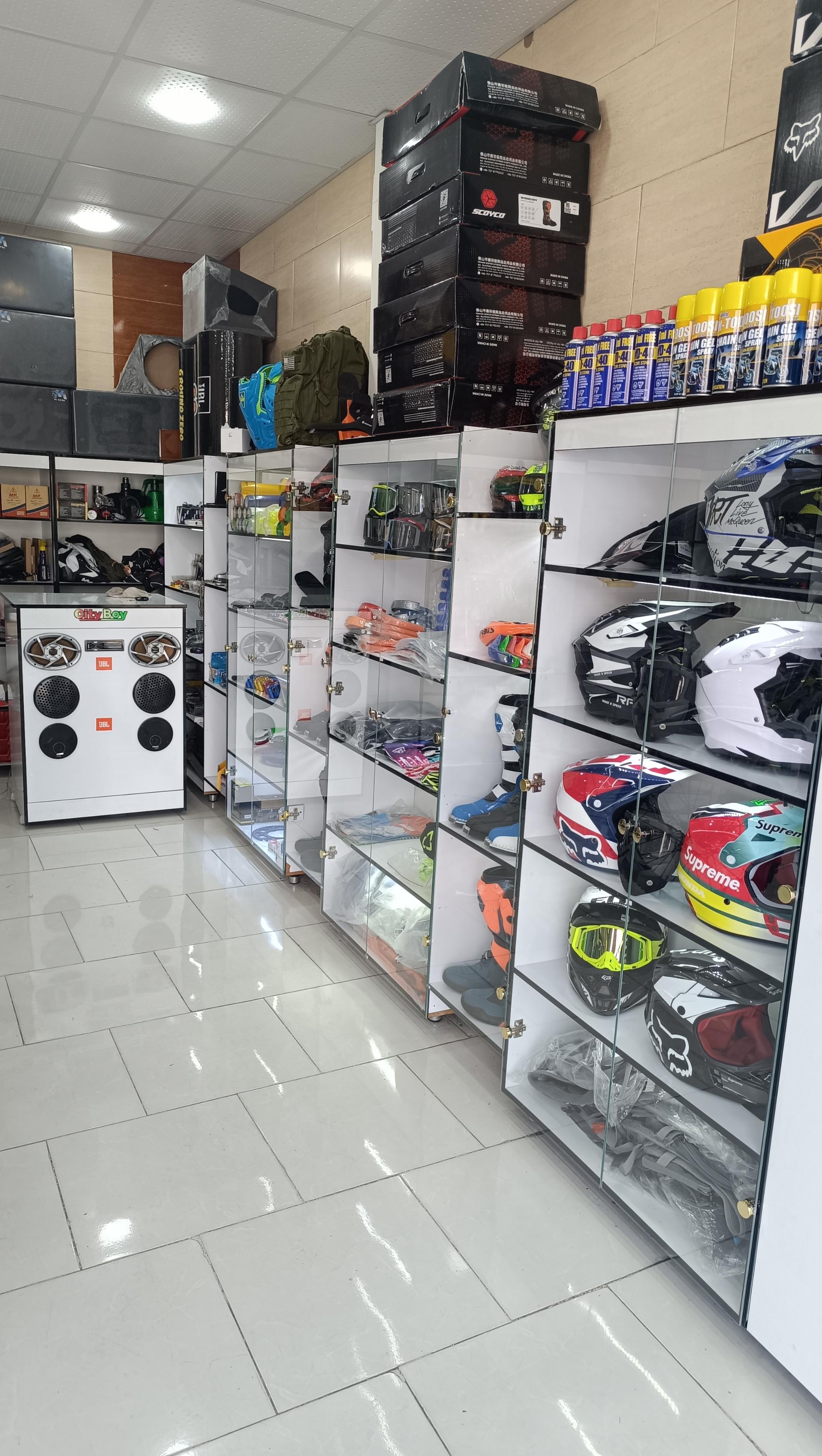 عکس اندرو مارکت وحید