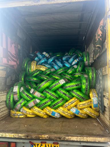 عکس فروشگاه لاستیک عزیزی