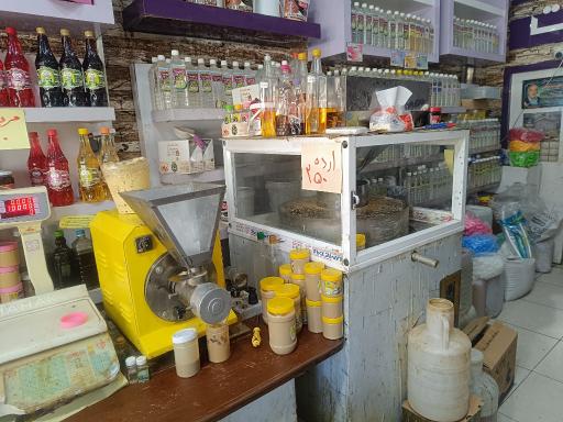 عکس گلاب و عرقیات و روغن کنجد یاس