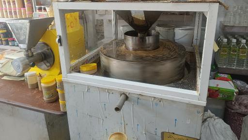 عکس گلاب و عرقیات و روغن کنجد یاس