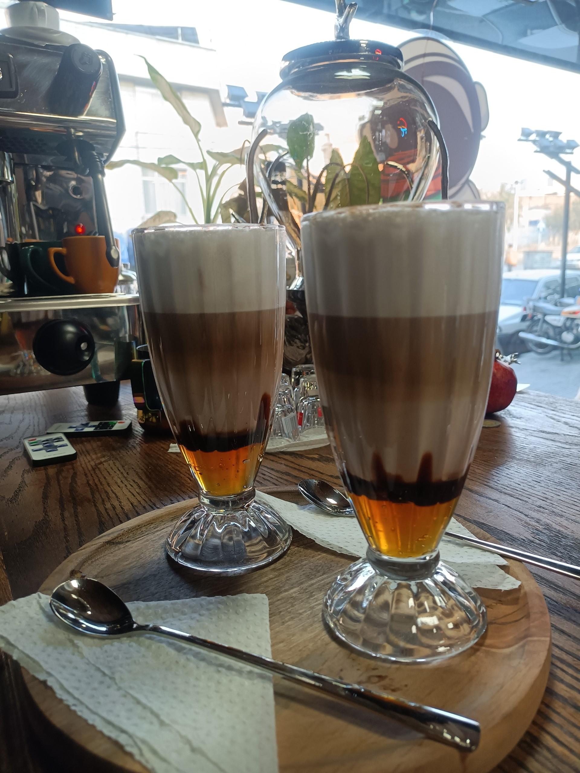 عکس کافه وآرش