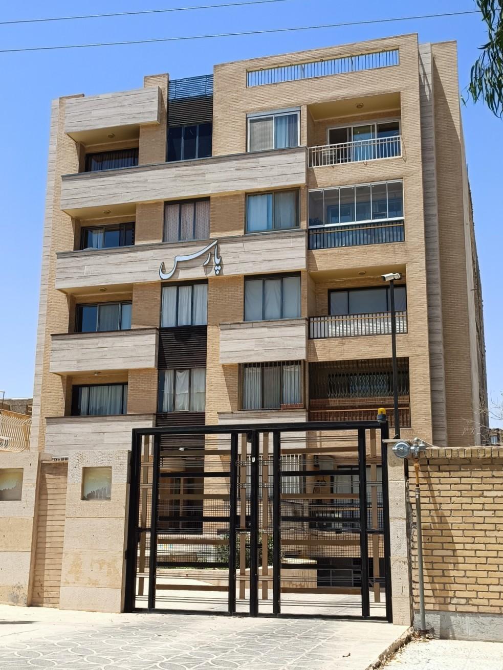 عکس مجتمع مسکونی پارس