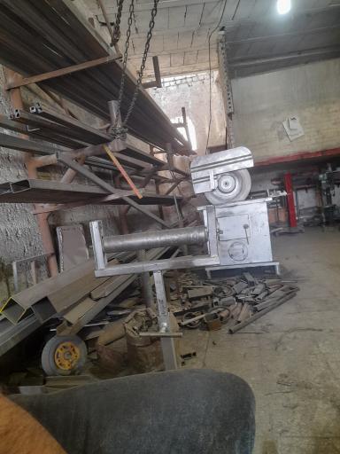 عکس جوشکاری درب و پنجره داوری