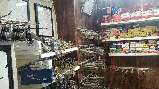 عکس قفل و کلید سازی پوریا