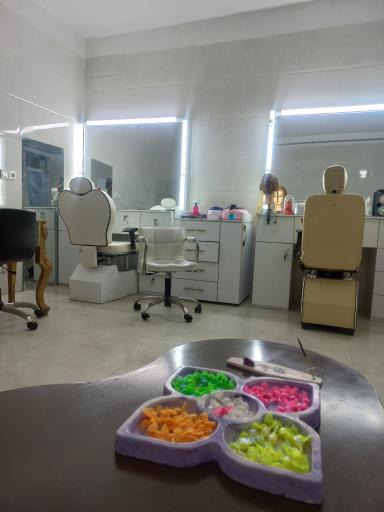 عکس سالن آرایشی معصومه سندگل