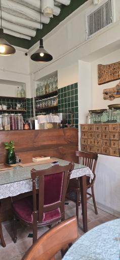 عکس رستوران خانه گلسرخی 